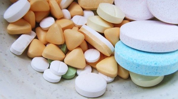 medicamentos variados como hidroxicloroquina para covid-19
