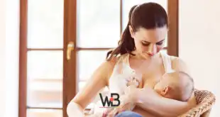 mulher com depressão pós-parto amamentando bebê