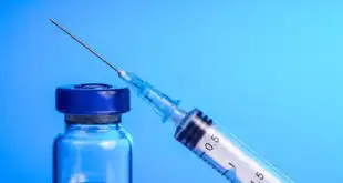 vidro e seringa de vacina da Johnson contra a Covid-19