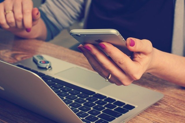 Interação entre telefones celulares e CDI