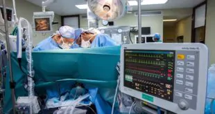 Comparação entre cirurgia aberta e laparoscópica no tratamento do câncer gástrico
